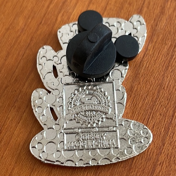 Mad Hatter Hat + Tea Cups - Disney Trading Pins - from Alice in Wonderland - Picture 5 of 5